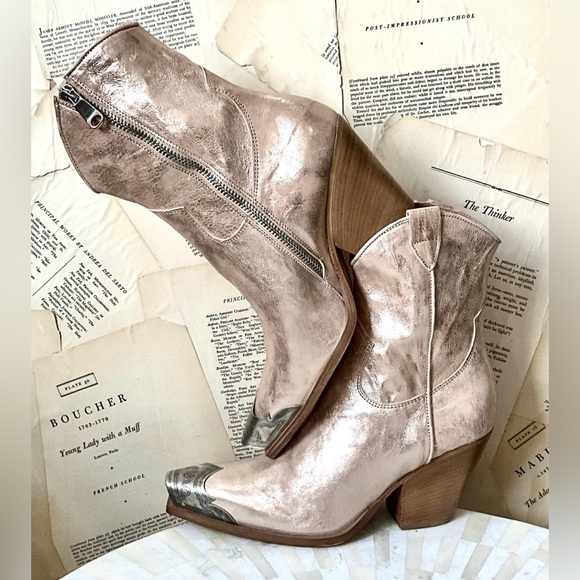 Free People Shoes - Free People Brayden Western Boots Champagne Metallic Pewter Tip 38 / 8 NWT Rare